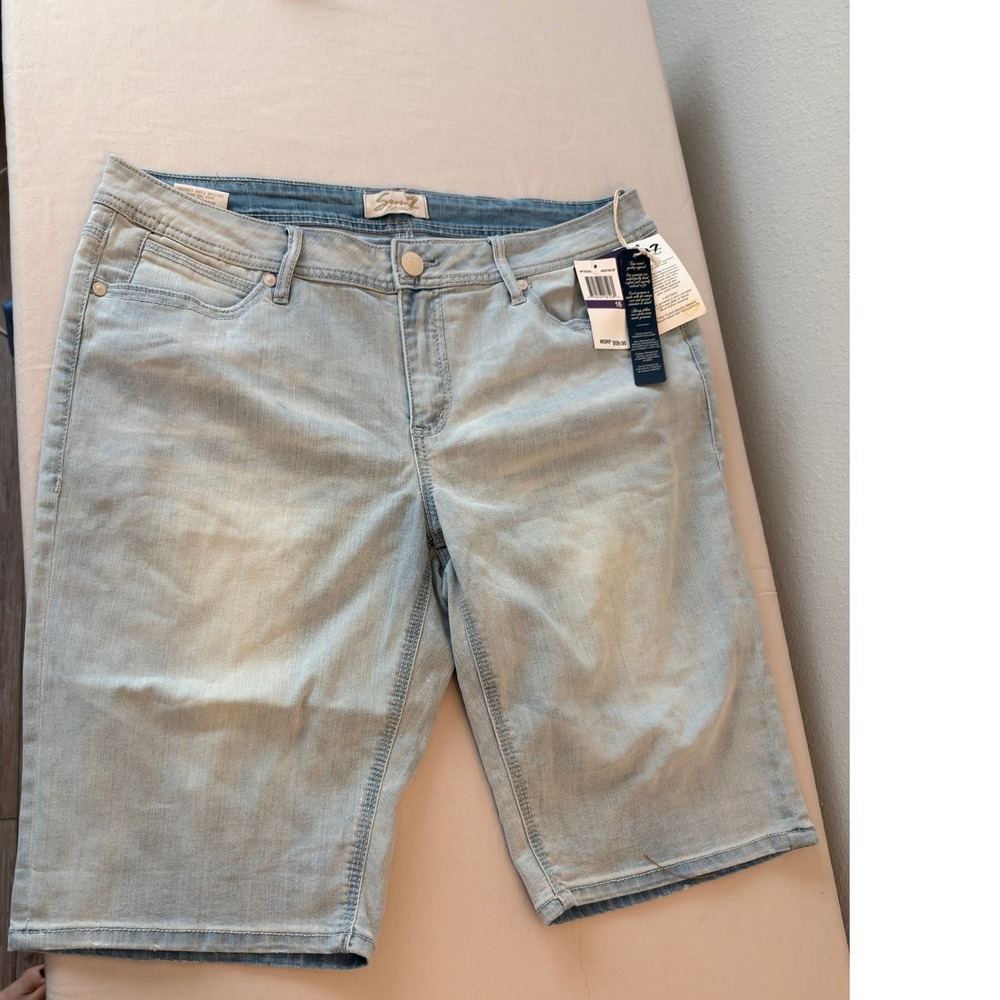 Seven7 Womens Knox Blue Denim Bermuda Shorts Light Wash Rhinestone Size 16 NWT